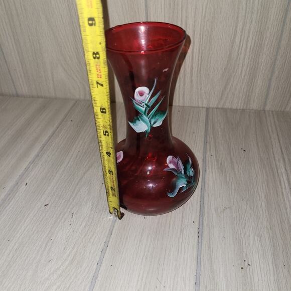 Vintage Elegant Hand Painted Red Glass Vase with Floral Design Fenton? - Picture 6 of 6